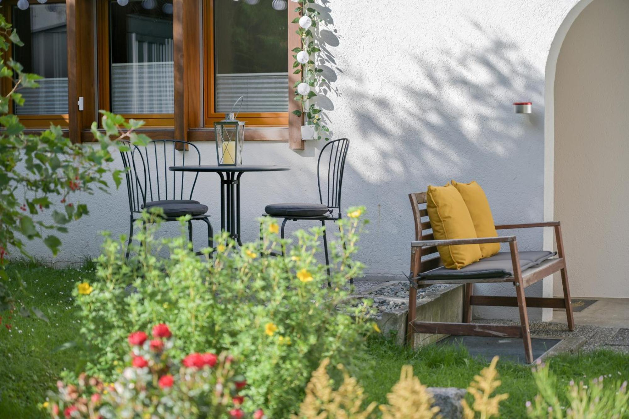 Ambassador Yellow Home Grächen Eksteriør billede